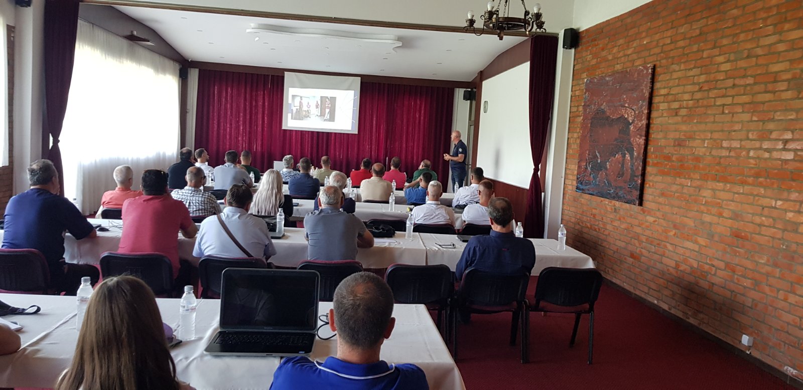 Mbahet Klinika e vëzhguesve